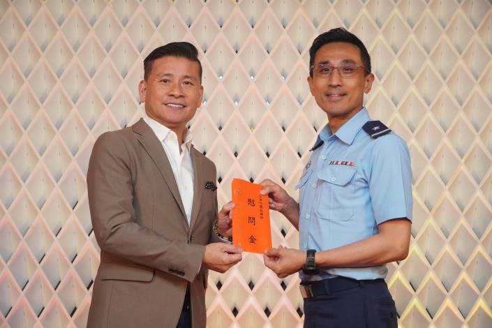 03.議長頒贈慰問金_0.JPG
