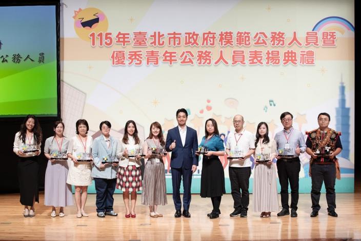 模範公務人員合影-6