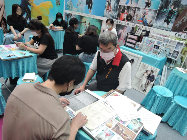 婚紗業者查核照片1-臺北市政府法務局提供