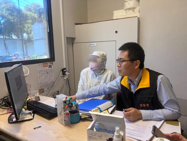 臺北市政府消保官聯合衛生局針對臺北市年菜、圍爐供應業者進行專案查核照片1(圖法務局提供)