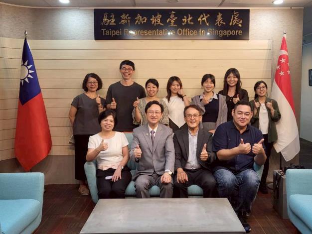 吳文德主委率領全球客家串流計畫青年拜會駐新加坡代表處,深化臺星青年客家文化交流_0