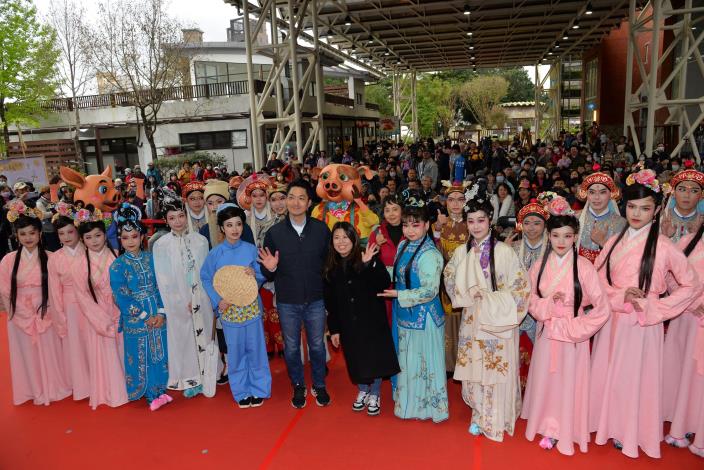 蔣萬安市長出席「2025臺北客家春之慶典」為新生兒獻上祝福