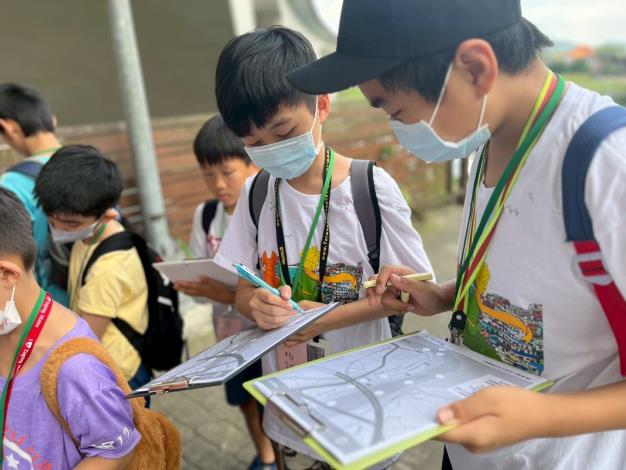 LINE_ALBUM_童新聞稿照片_251231_3_0_0