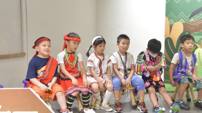 即將登台演出幼兒側拍