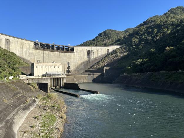 照片3.翡翠水庫112、113年連兩年供水發電收入，年成長率均超過20%以上