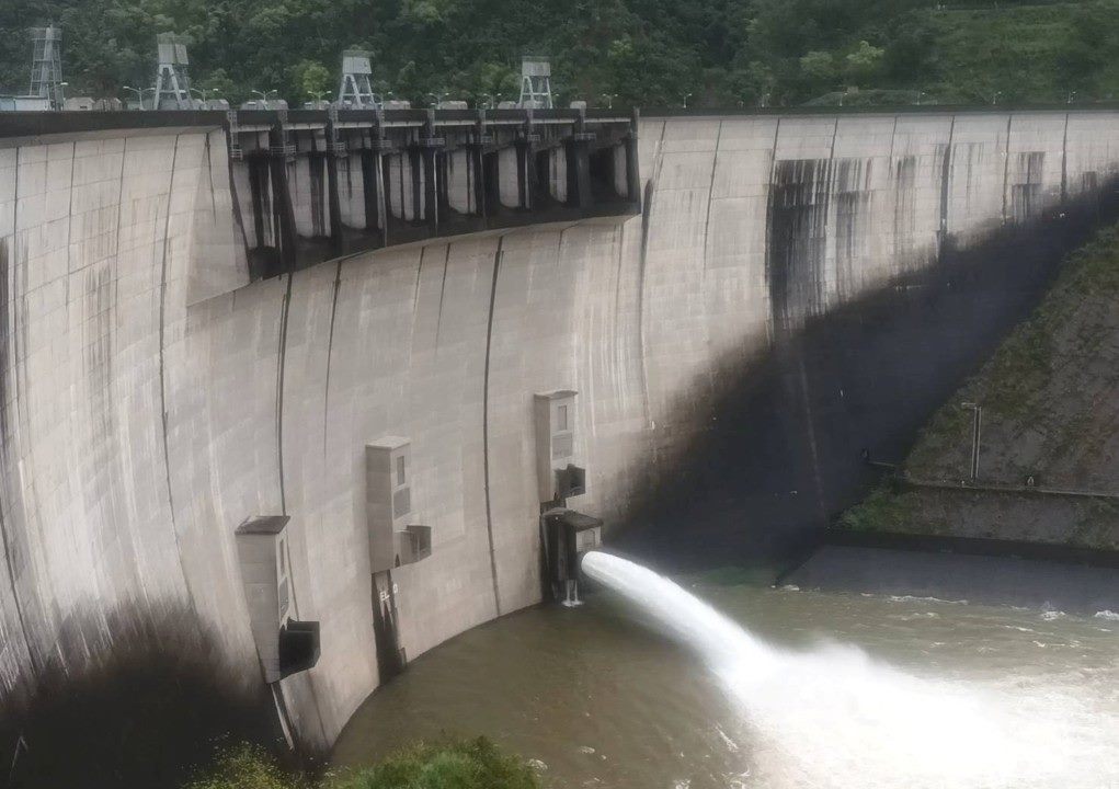 翡翠水庫「蓄清排渾」操作，水力排砂清淤，又可調節庫區藻類生長密度。圖／北市翡管局提供