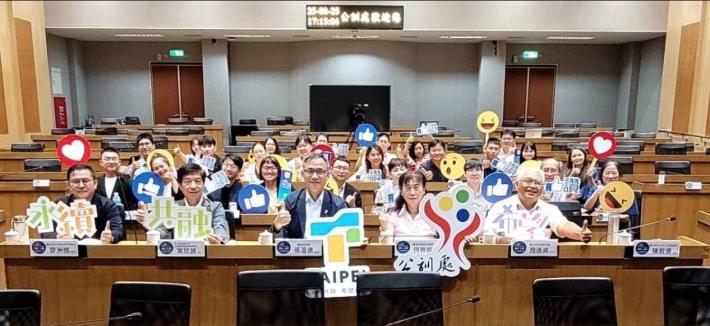 01-張溫德副市長與全體學員及講座合影留念