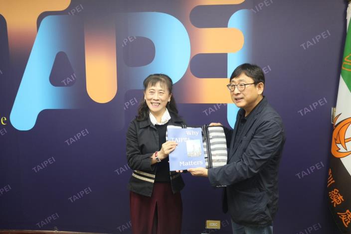 05致贈臺北專書_0