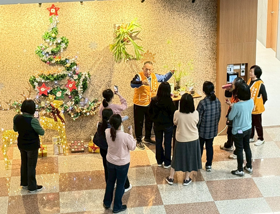 照片6_打造都市綠植與聖誕節慶氛圍