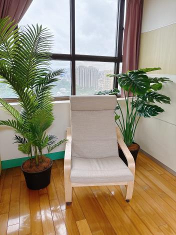 3-窗景休憩椅_綠植氛圍
