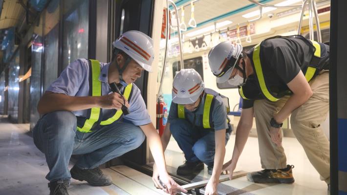 程式化停車測試以驗證是否於月台停準