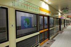 月台側牆有針對本站主題設計的水鳥在水邊活動之藝術圖案示意圖