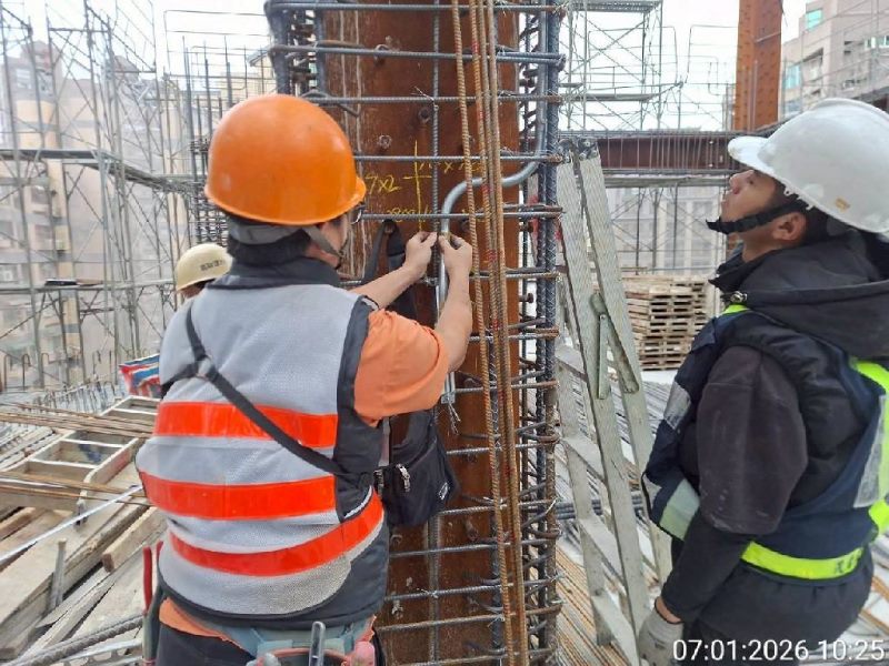 結構層8F模板組立