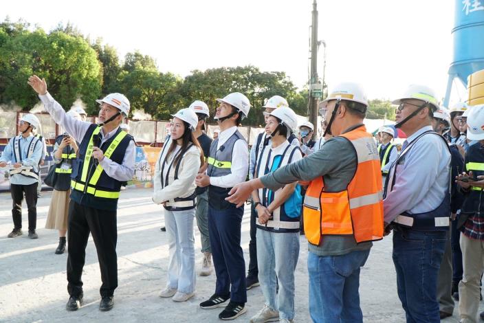 Mayor Chiang inspected the construction progress at Circular line north section Station Y27
