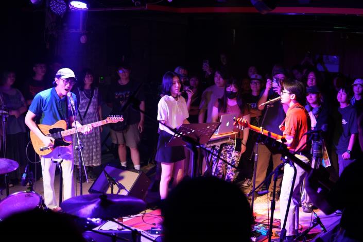 August 8th：Performance by SADOG at “THEUUMOUTH”