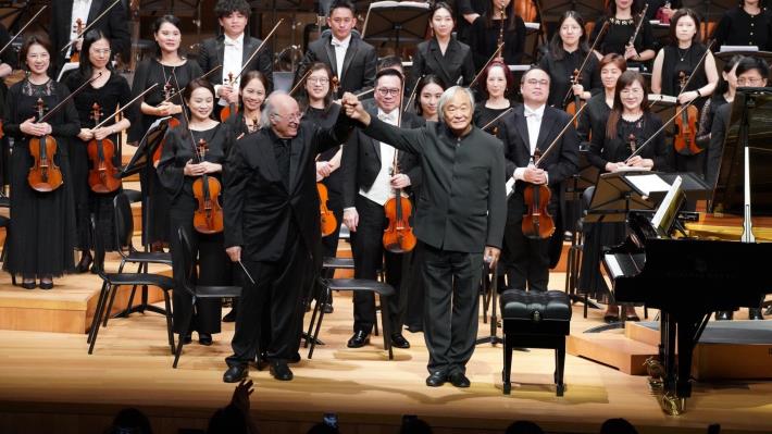 於富川與鋼琴家白建宇演出蕭邦鋼琴協奏曲，帶來滿滿感動