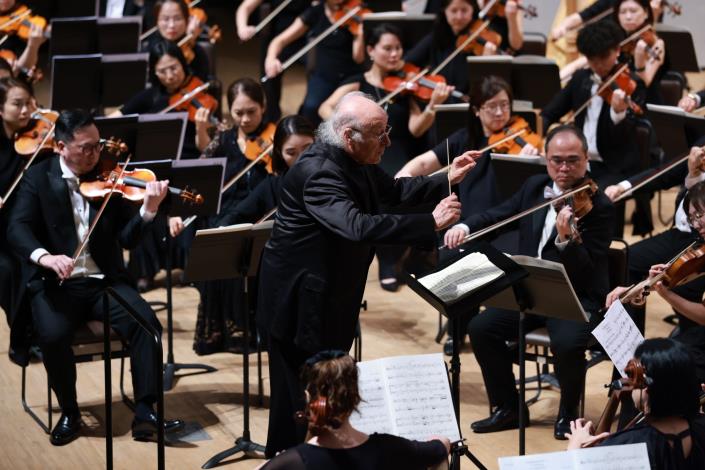 殷巴爾帶領TSO成功完成日韓巡演.JPG