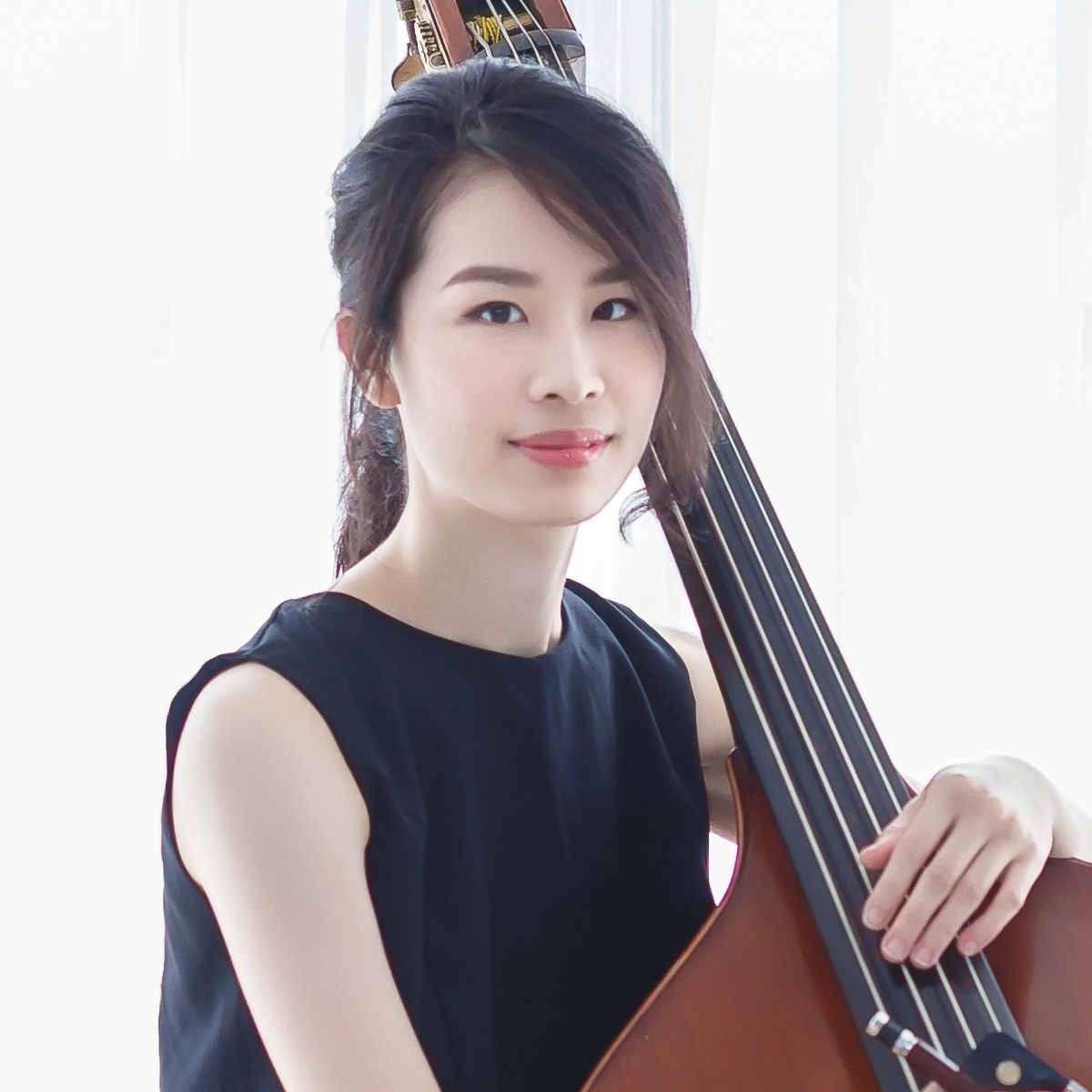 低音提琴陳佩雯照片 低音提琴陳佩雯照片