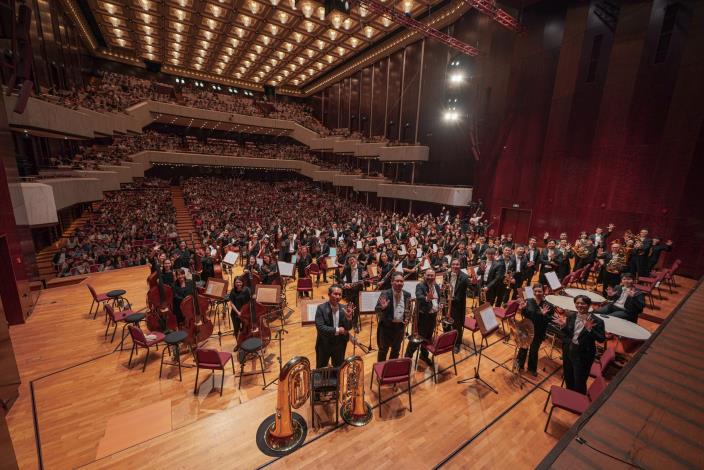 Group photo after the concert