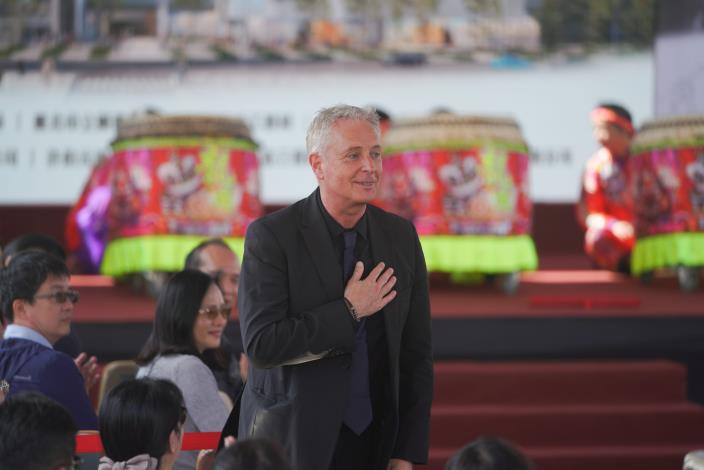 df4fe7b7-37ae-42a4-8482-b010f60e7527