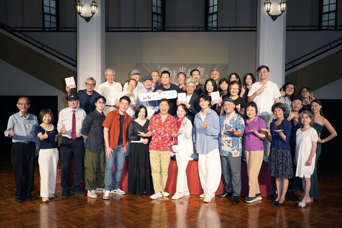 90週年戲劇演出《當時光起舞》啟售暨系列活動宣告記者會貴賓與演員大合照