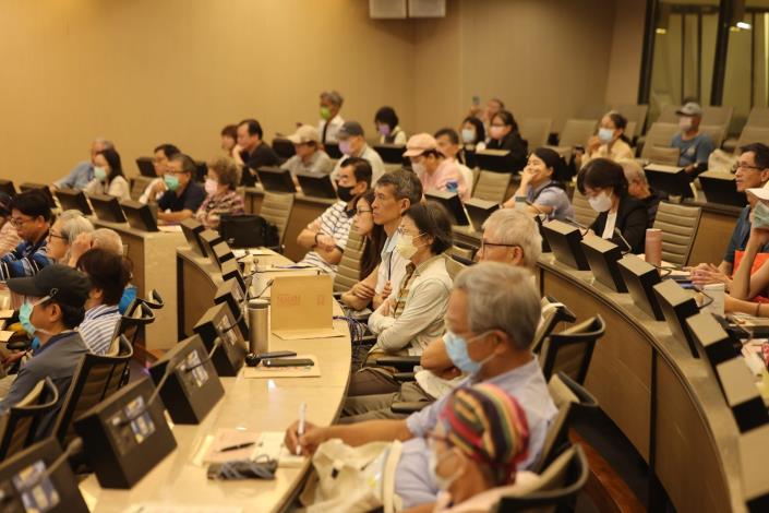 第十一屆臺北學研討會專心聽講的身影