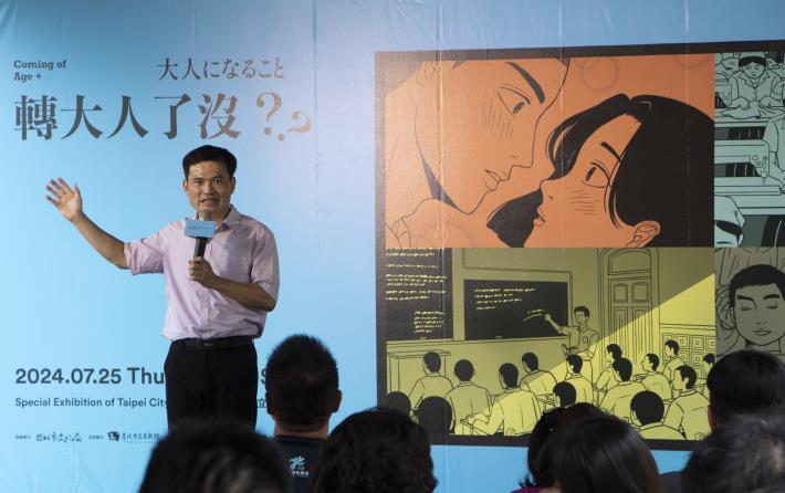 011-文獻館鄧文宗館長致詞，歡迎大家有空來文獻館觀展，重新回味有點遺忘的青春紀事