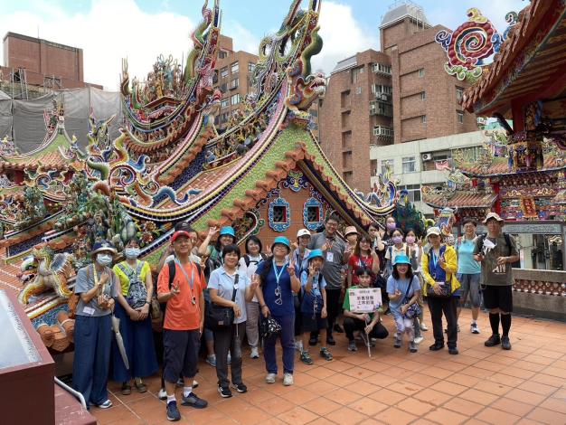 新舊發展X士林街道線在神農宮合影