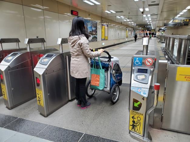 大型寵物車搭乘捷運