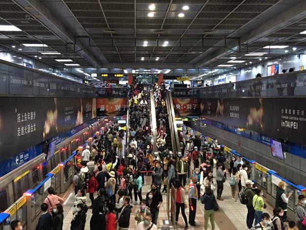 交通部觀光局肯定北捷燈會疏運(9)