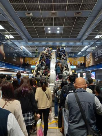 交通部觀光局肯定北捷燈會疏運(7)