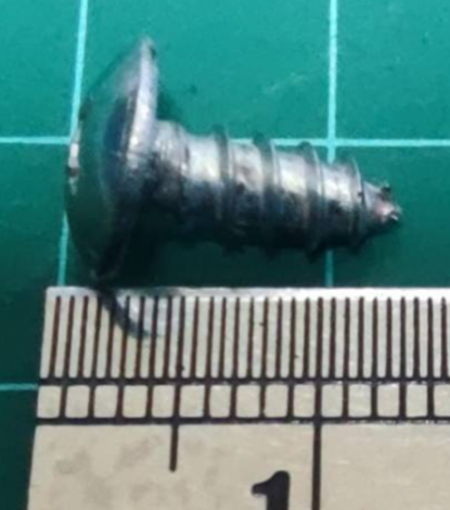 近期車門縫隙中夾的異物2