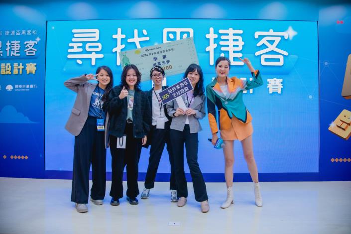 季軍「陪我家狗玩丟球遊戲」02