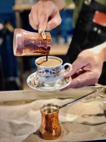 8搭捷運遊台北活動 Saturn Landing Turkish Coffee