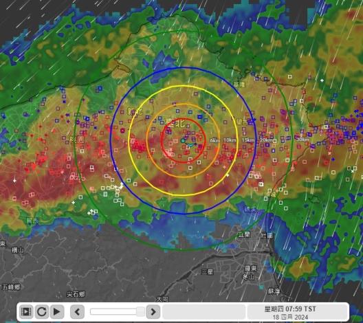 臺灣全方位閃電偵測網(方框為雲間放電，十字為對地落雷，顏色代表閃電發生距離現在時間，白色為10分鐘內，粉紅色10-20分鐘前，紅色30-40分鐘前，紫色40-50分鐘前，藍色50-60分鐘前)