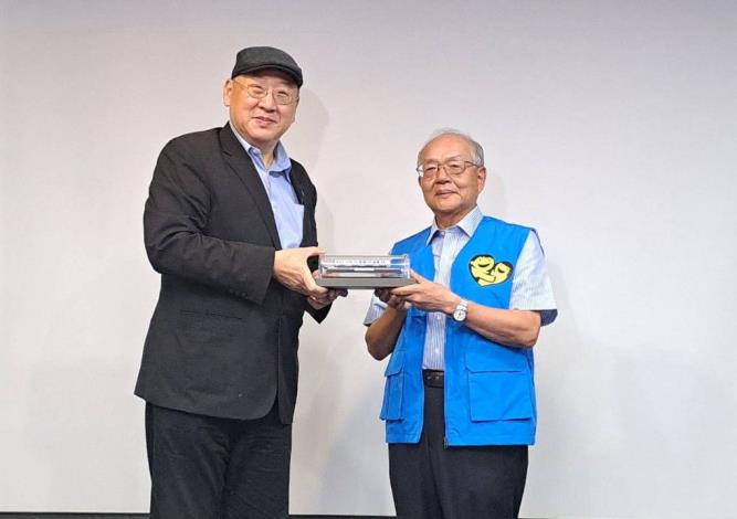 台北捷運公司董事長趙紹廉(左)、富邦慈善基金會董事石燦明(右)   722760