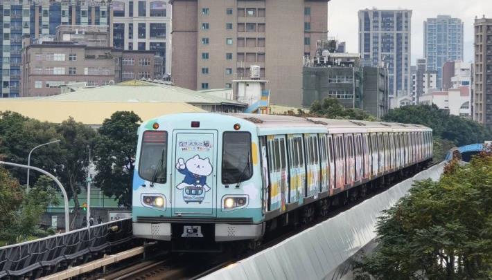 淡水信義線反應過激的貓彩繪列車