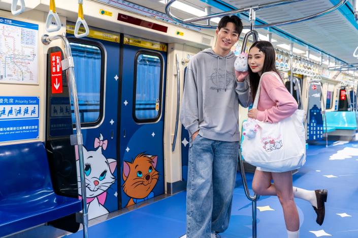 迪士尼貓狗主題彩繪列車2