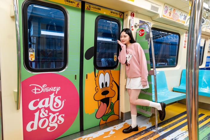 迪士尼貓狗主題彩繪列車4