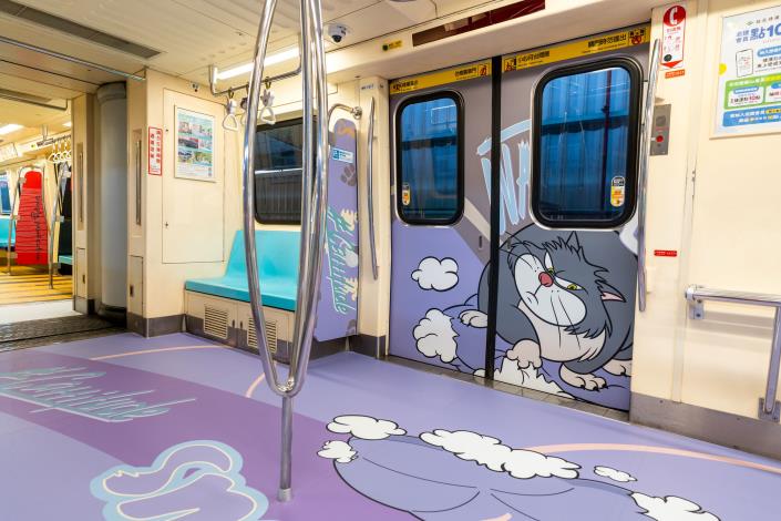 迪士尼貓狗主題彩繪列車6