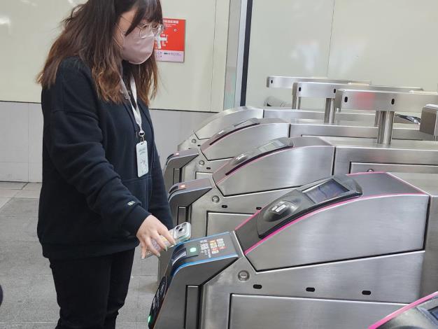 開放QR乘車碼進站3