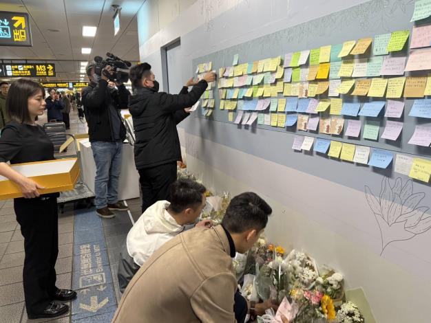 捷運台北車站悼念牆物品已整理完畢(5)