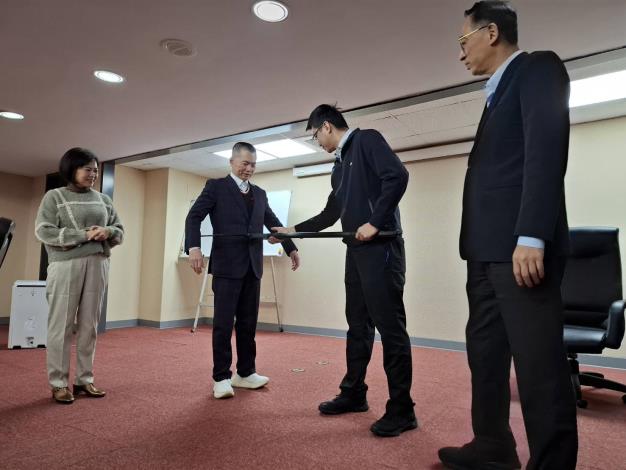 防暴鋼叉(可伸長)