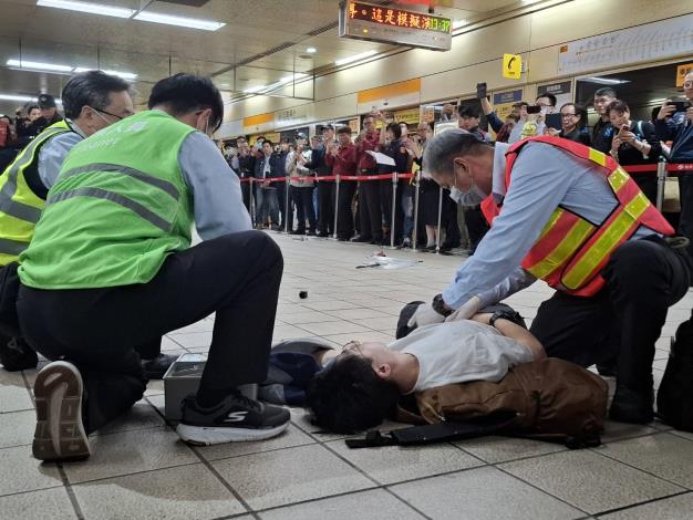 車站人員協助檢傷
