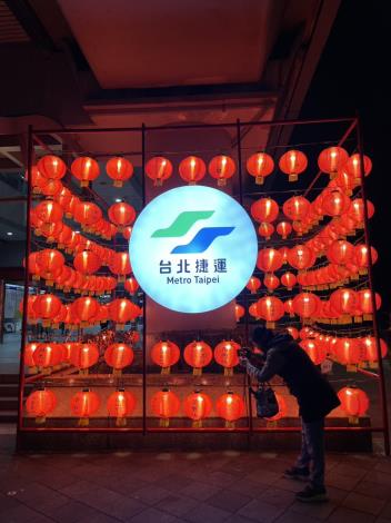 北捷圓山站燈籠牆(3)