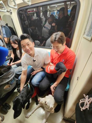 狗狗友善列車01