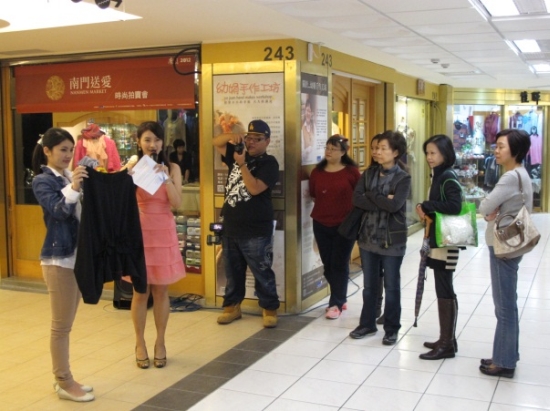 11年17日服飾精品義賣會