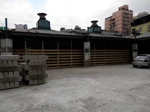 南松市場外牆整修前 