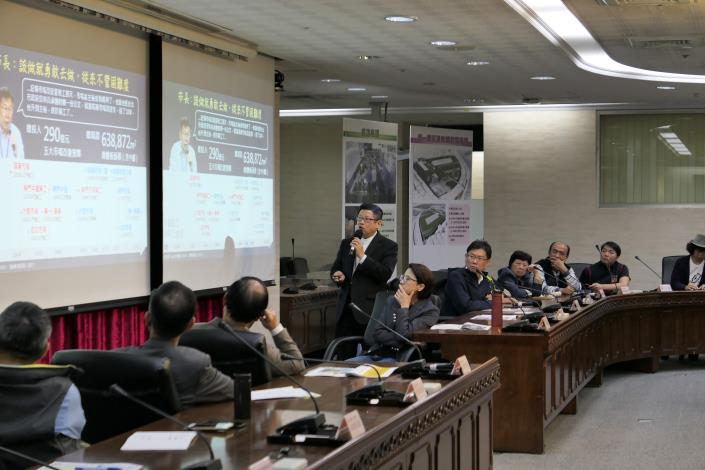 產發局林局長崇傑說明臺北市政府推動市場改建之成果及未來展望。