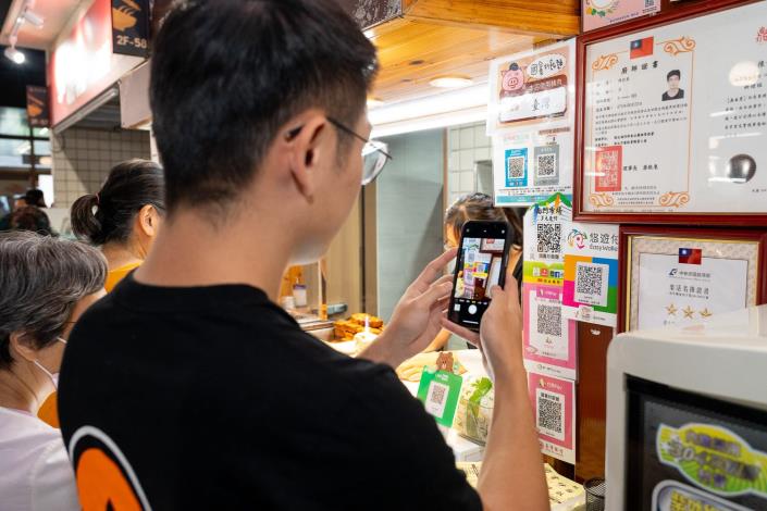 年底前在南門市場內使用悠遊付或臺灣Pay消費的民眾，將可享受2%的回饋